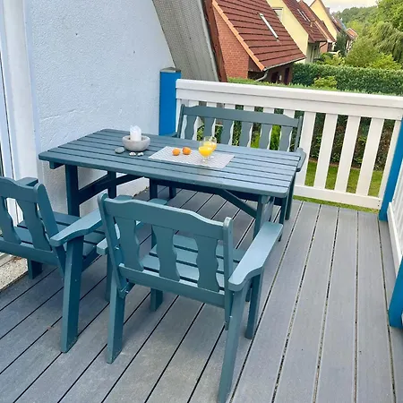 Eva Balkon Haustier 奥斯特巴特宁哈根